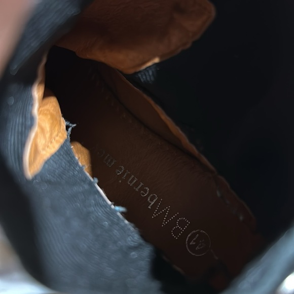 BM BERNIE MEV STUDIO ANKLE BOOT sz41 silver metallic w/black suede zipper accent - Picture 4 of 4